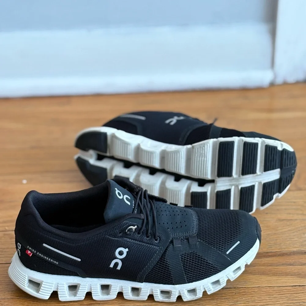 On Running Womens Cloud 5 Black and White - Picture 3 of 4